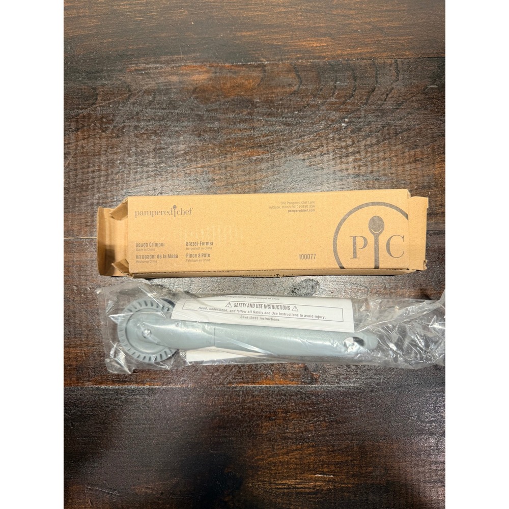 Pampered‎ Chef Dough Crimper #100077 New in Box